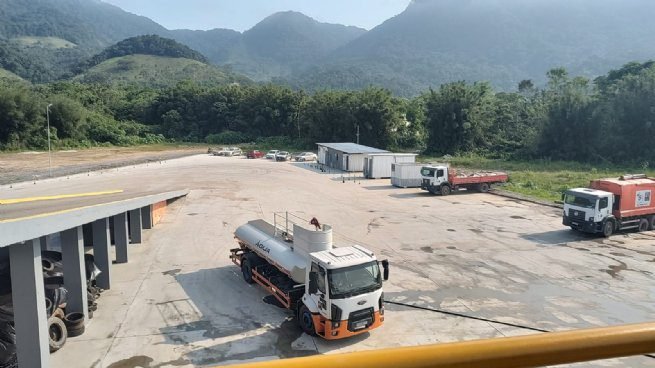 O promotor de Justiça do Grupo de Atuação Especial de Defesa do Meio Ambiente (Gaema), Tadeu Badaró, visitou, nesta terça-feira (24), a Estação de Transbordo de Resíduos Domiciliares, no bairro Jaraguá, na Costa Norte do município, e aprovou as novas instalações.