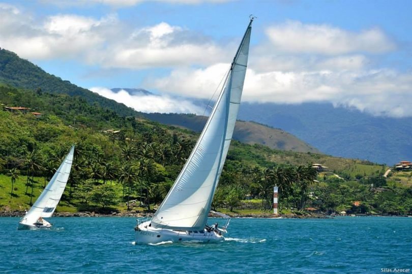 Os velejadores se preparam para a tradicional regata Caipirinhas Cup 2023, que este ano está na sua 18ª edição. O evento será realizado no dia 11 de novembro e para a regata estão convidadas todas as classes de oceano, que competem por equipe.