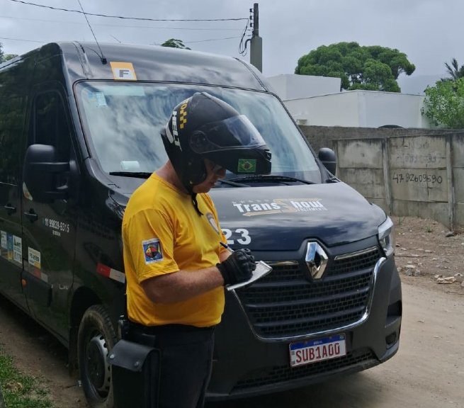 Em cumprimento à Lei Municipal 2.771/2020 e ao Decreto Municipal 8.031/2020, o Departamento de Trânsito da Secretaria de Segurança Urbana (SEGUR), autuou três veículos de turismo que entraram em São Sebastião de forma irregular no período entre o Natal e o Ano Novo.