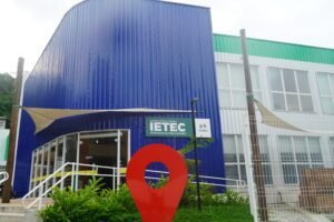 Curso presencial de Camareiro(a) em Meios de Hospedagem na Ilhabela Escola Técnica. Pré-inscrições abertas. Formação com foco em resultados.
