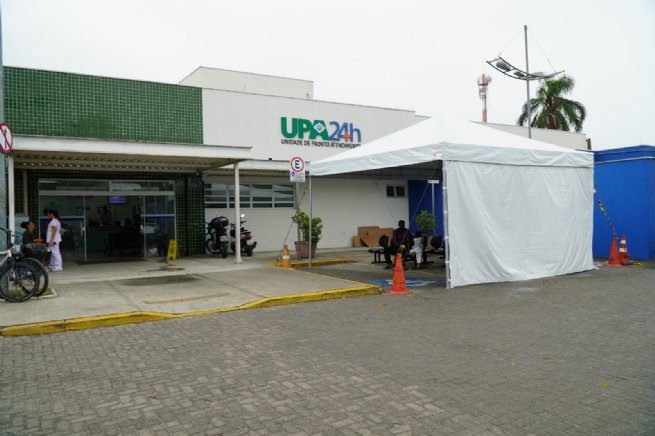 Descubra como a Prefeitura de São Sebastião está melhorando o atendimento na UPA com a instalação de uma tenda para acomodar os pacientes.