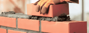 A cidade de Caraguatatuba registra um boom na construção civil. Mais de 449 alvarás emitidos movimentam o setor e geram empregos na região.