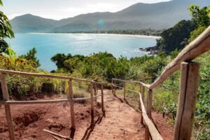 Descubra São Sebastião: um paraíso sustentável no litoral brasileiro. Conheça suas praias deslumbrantes e sua rica biodiversidade.