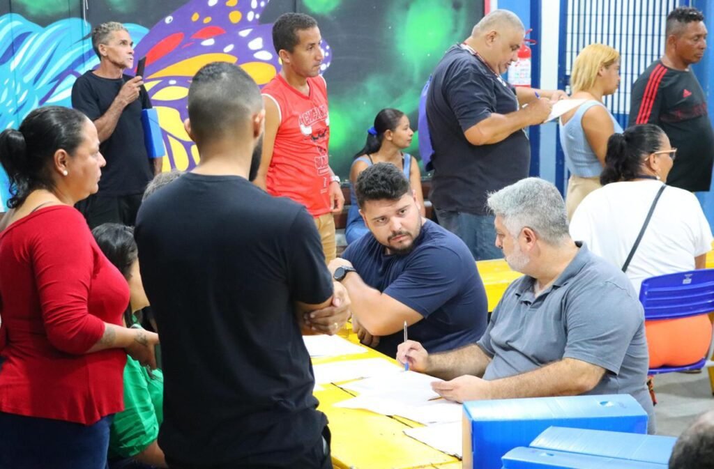 Prefeitura realiza reunião comunitária sobre regularização fundiária em Boiçucanga
