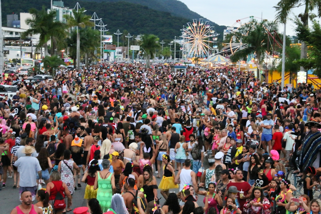Inscrições Abertas para Blocos de Rua no Carnaval 2025 em Caraguatatuba