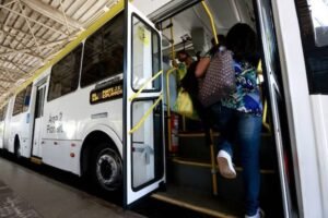 DF terá ônibus e metrô gratuitos neste sábado (30/8). Entenda