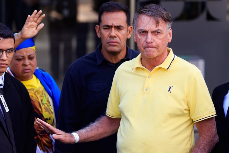 A Procuradoria-Geral da Rep&uacute;blica (PGR) pediu nesta segunda-feira (25) o aumento do monitoramento policial sobre o ex-presidente Jair Bolsonaro, a uma se