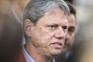 Tarcísio afirma que o Brasil pode entregar e colher vitórias, reduzindo tarifas