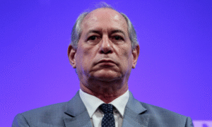 Ciro Gomes lança ataque contra PT do Ceará e acusa prefeita de Crateús de exploração sexual