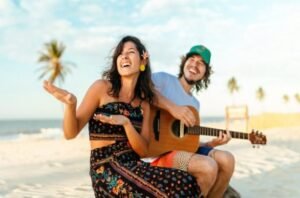 Benziê e Banda Ferramenta se apresentam no Luau Arrastão neste sábado
