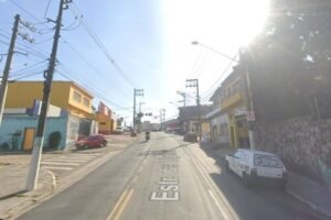 Um jovem de 21 anos tomou um tiro na perna enquanto andava pela rua, na zona sul de São Paulo, na noite dessa terça-feira (12/8). Ele relatou à polícia que home