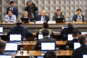 Senadores querem deixar CPMI do INSS: “PT que trabalhe para defender”