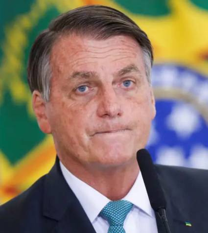 O ex-presidente Jair Bolsonaro foi indiciado pela Polícia Federal por descumprir medidas cautelares impostas pelo STF. Ele nega as acusações e se diz surpreso com a decisão.