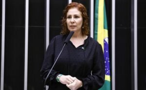 Zambelli, condenada duas vezes pelo STF, terá nova audiência de extradição na Itália