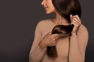 3 máscaras que deixam o cabelo sedoso e com brilho de salão