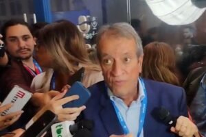 Valdemar diz que “mandaram” minuta do asilo a Bolsonaro, mas não revela quem