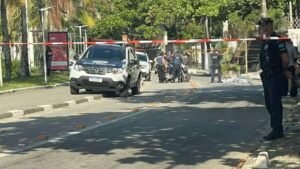 Motociclista morre após batida com poste em Guarujá