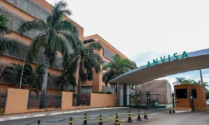 Anvisa interdita farmácia em SP por problemas de medicamentos estéreis