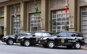 Homem de 65 anos mata companheira a facadas