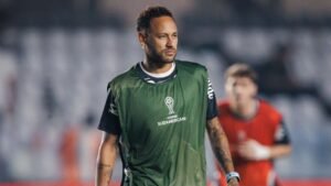 Neymar chateado após Copa, ama Santos
