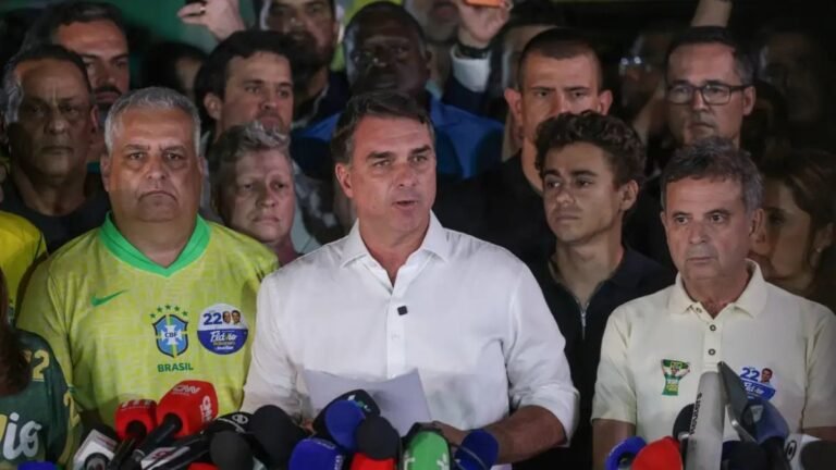Flávio Bolsonaro vence Lula nas quatro cidades do litoral norte de SP no segundo turno