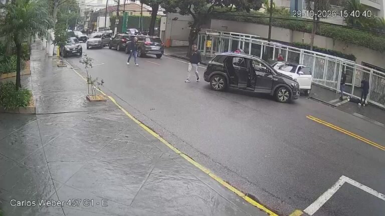 Troca de tiros entre polícia e quadrilha de roubo a residências deixa um morto e mulher