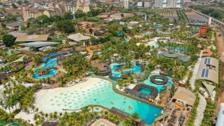 Conheça a história do parque na “Orlando brasileira”