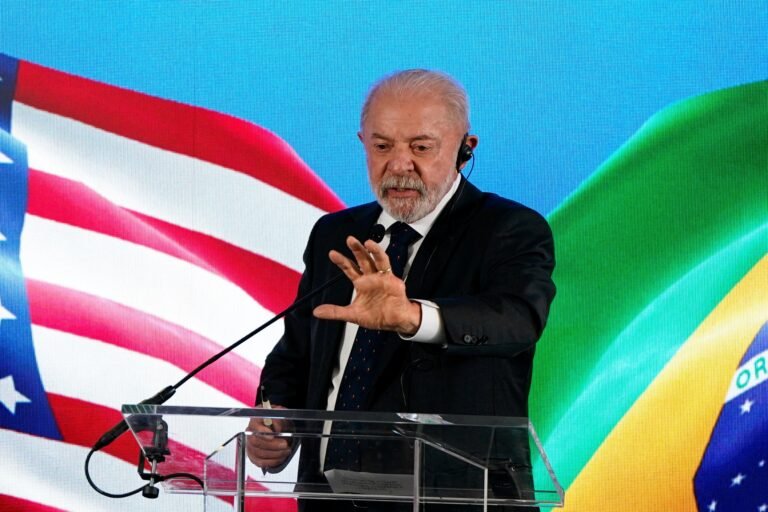 Lula busca pragmatismo para evitar crise com Trump